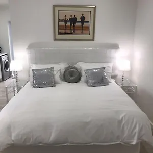 Summer Place, Constantia, 2*, Cape Town South Africa